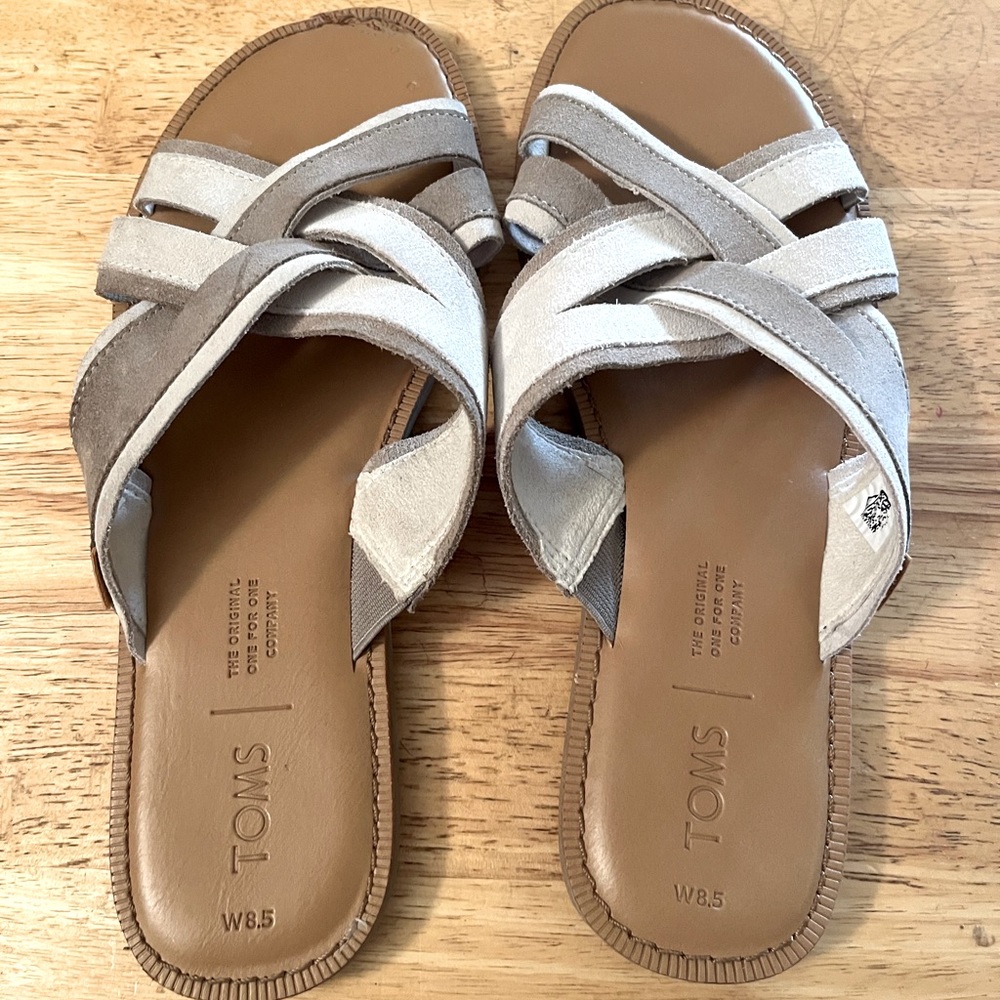 TOMS Women's Val Slide Sandal Size 8.5 Tan Taupe Suede Flip Flop Comfy Boho Shoe